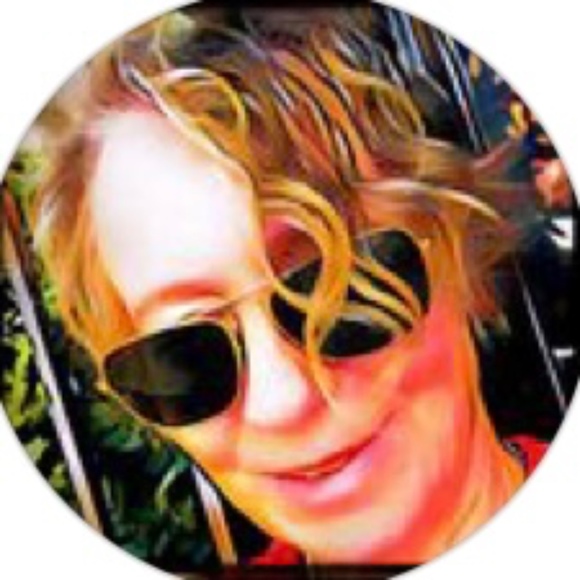 Profile Picture of Meryl Jacobs (@meryljac) on Poshmark