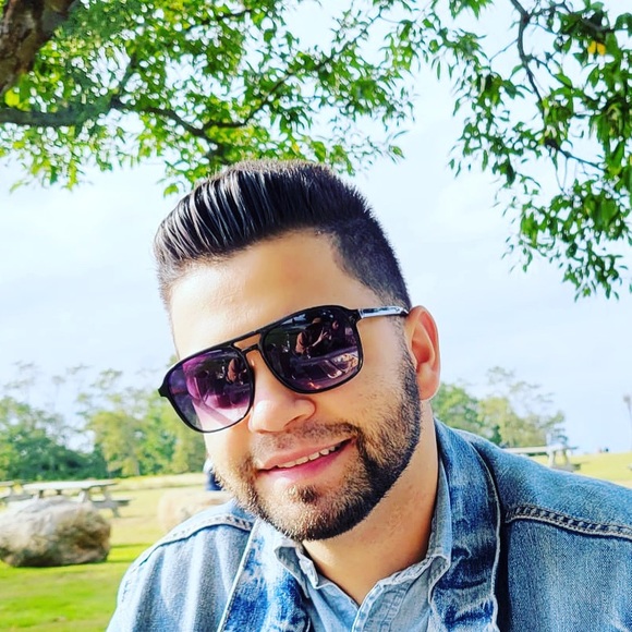 Profile Picture of Jerry Tobar (@jerry_tobar) on Poshmark