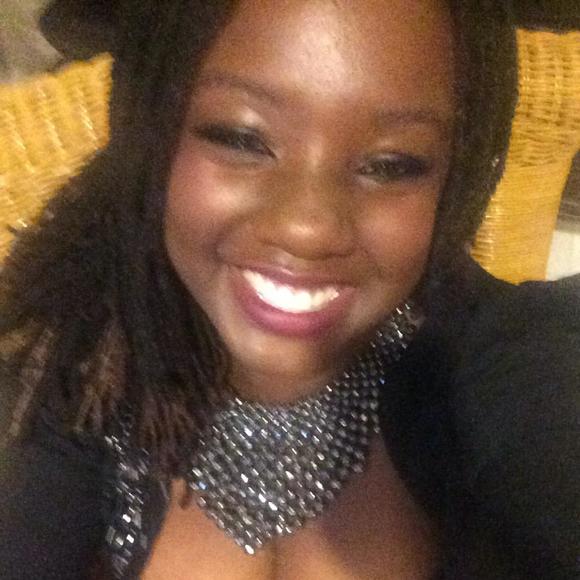 Profile Picture of Iamchantii Long (@chantii2006) on Poshmark