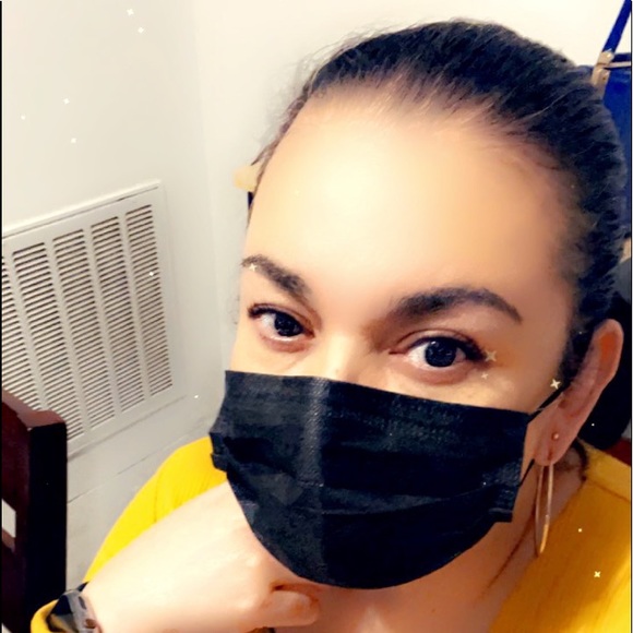 Profile Picture of Norma Barron (@nlbar2000) on Poshmark
