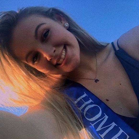 Profile Picture of Gina Briccetti (@ginabriccetti) on Poshmark