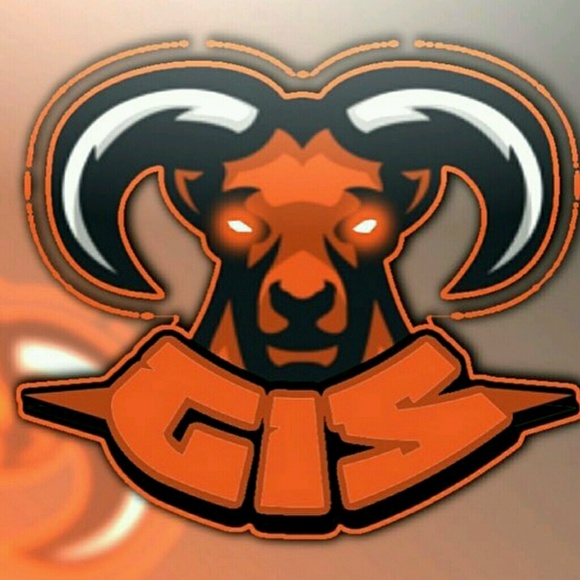 Profile Picture of Joshua Cardona (@wavyy_josh) on Poshmark