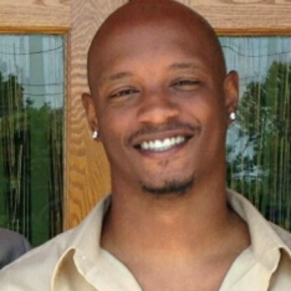 Profile Picture of Edward Bolden (@ecbolden) on Poshmark