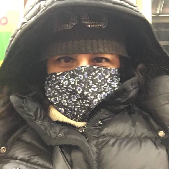 Profile Picture of Laura Galbusera (@lagalbu) on Poshmark