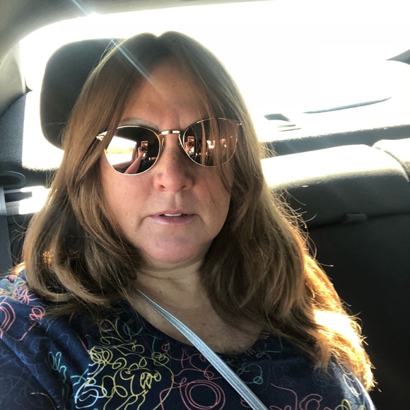 Profile Picture of Peggy Fowler (@peggy33545) on Poshmark