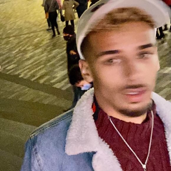 Profile Picture of Rene Alvarez (@bishwetz) on Poshmark