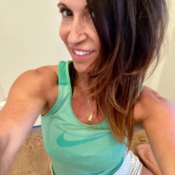Profile Picture of Rebecca Troxclair (@r_troxclair) on Poshmark