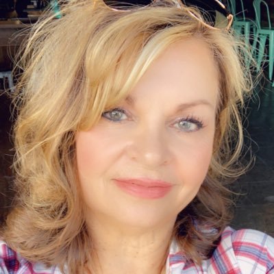 Profile Picture of Susan Barrett (@SusieBarre) on Twitter