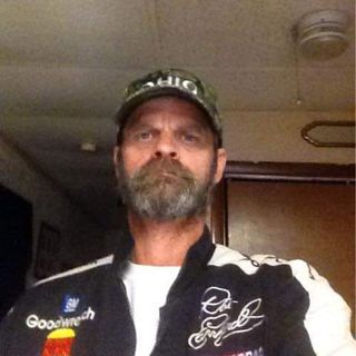 Travis Suttles - Facebook Profile Picture of Travis Suttles (@travis.suttles.9) on Facebook