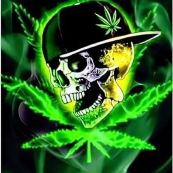 Profile Picture of Jeremy Boggess (@toxic_ston3r) on Poshmark