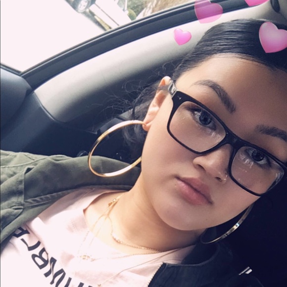 Profile Picture of Joanna Nguyen (@nguyenj010894) on Poshmark