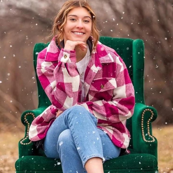 Alexandra Baranko - Poshmark Profile Picture of Alexandra Baranko (@a_baranko) on Poshmark