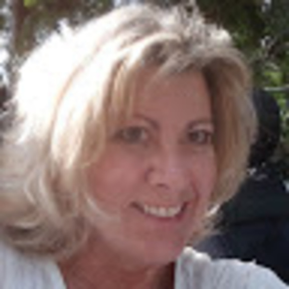 Profile Picture of Donna Tsoronis (@furbaby_mom) on Poshmark
