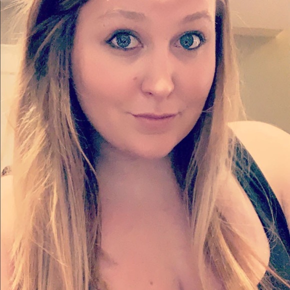 Profile Picture of Kerry Knott (@kknott31) on Poshmark