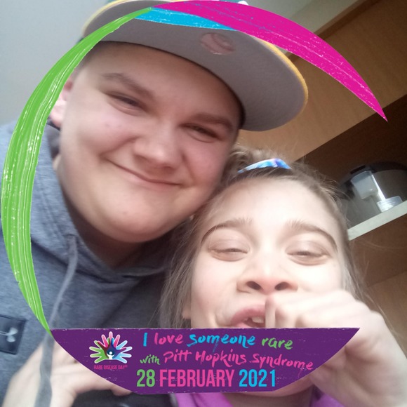 Profile Picture of John Gielow (@mi_dude2002) on Poshmark