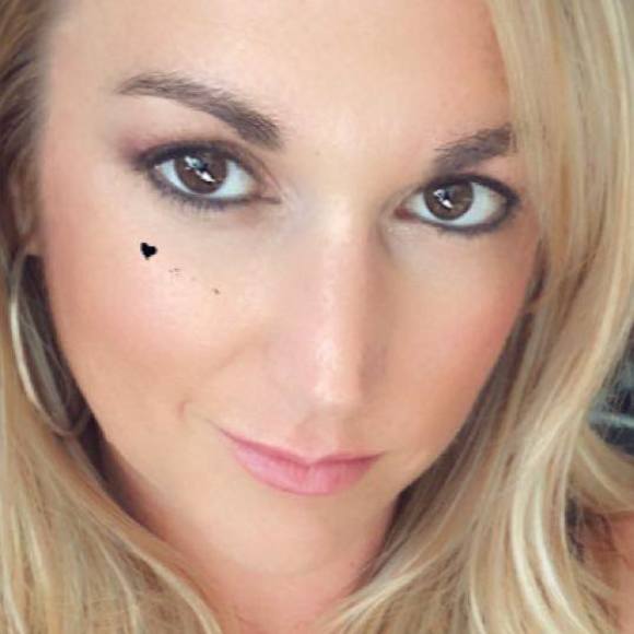 Profile Picture of Hadley Kappers (@elehad4) on Poshmark