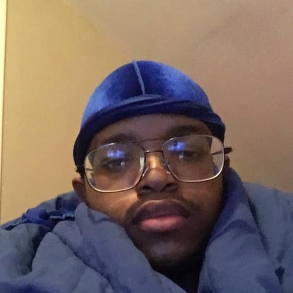 Profile Picture of Tyson Andrew (@tysonandrew) on Poshmark