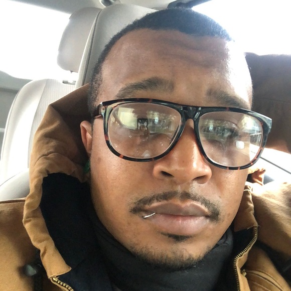 Profile Picture of Brandon Holloway (@brandonhollo615) on Poshmark