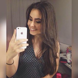 Profile Picture of Júlia Braule (@J&) on Facebook