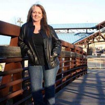 Profile Picture of Juli Clark (@JuliForMerriam) on Twitter