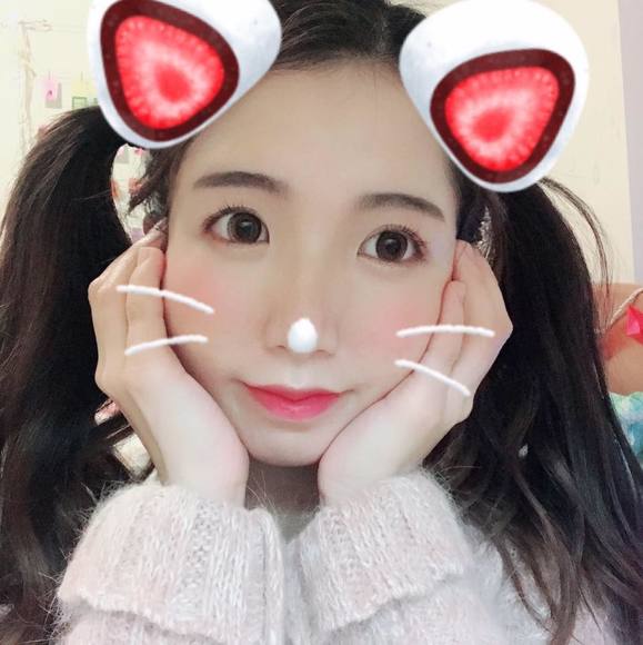 Profile Picture of Xiaoying Xu (@wynnxxu) on Poshmark