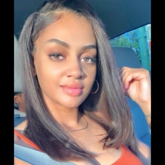 Profile Picture of Deja Roberts (@deja_roberts80) on Poshmark