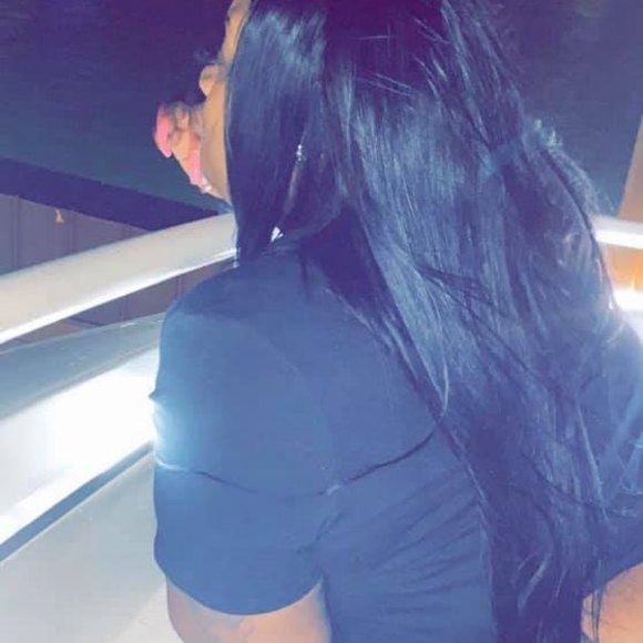 Profile Picture of Crystal Nelms (@crystal21envy) on Poshmark