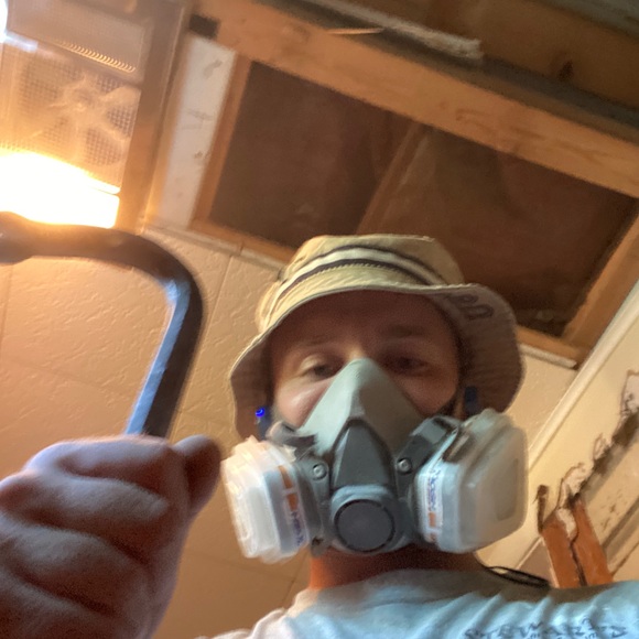 Profile Picture of Sam Schleicher (@sschleicher2127) on Poshmark