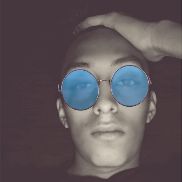 Profile Picture of Alonso Saenz (@crunchrs) on Poshmark