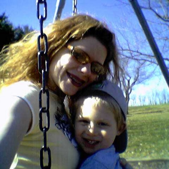 Profile Picture of Donna Simkovic (@dsimkovic) on Poshmark