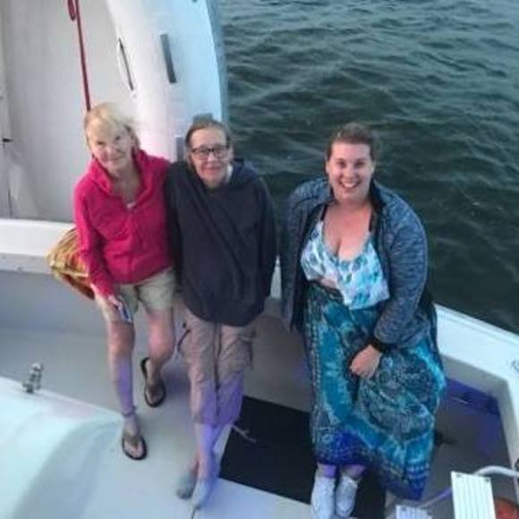 Profile Picture of Alexa Cheshire (@alexacheshire) on Poshmark