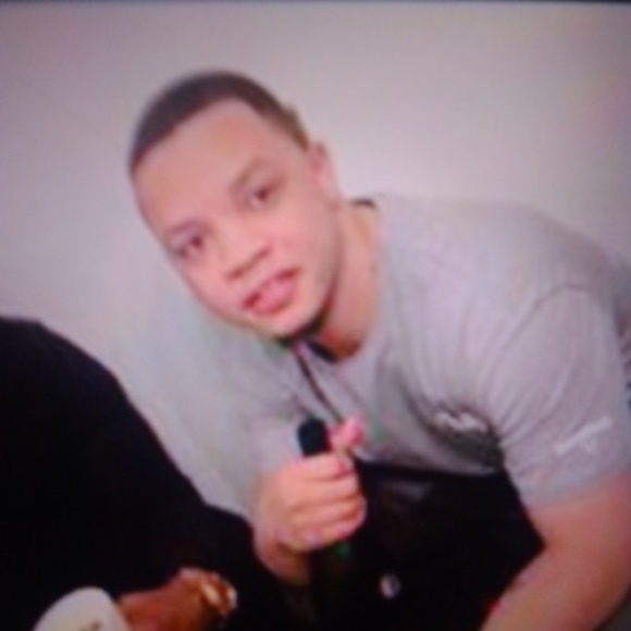 Profile Picture of Drose Drose (@drosedrose33) on Poshmark