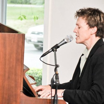 Profile Picture of Crystal Bayles-Lennon (@BaylesLennon) on Twitter