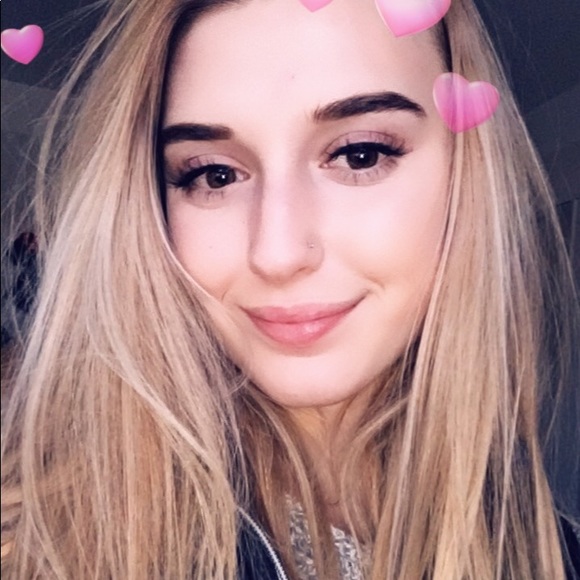 Profile Picture of Alex Umansky (@alex_u13) on Poshmark