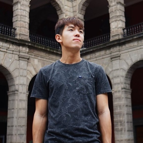 Profile Picture of Daniel Park (@aceflight2) on Poshmark
