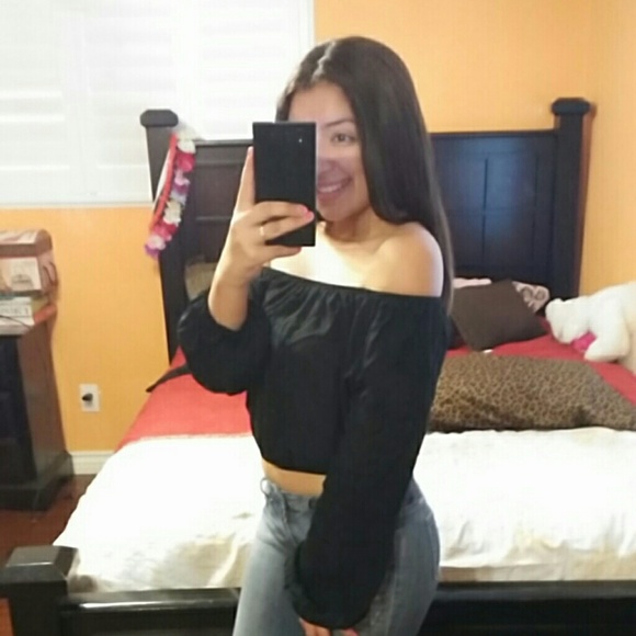 Profile Picture of Cassandra Duran (@cassyduran) on Poshmark