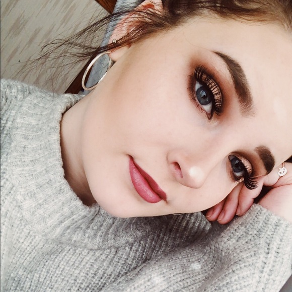 Profile Picture of Sarah Regotti (@sarahh_annne) on Poshmark