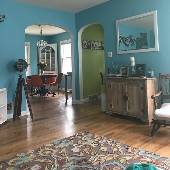 Profile Picture of Mickey Doyle (@mixd) on Poshmark