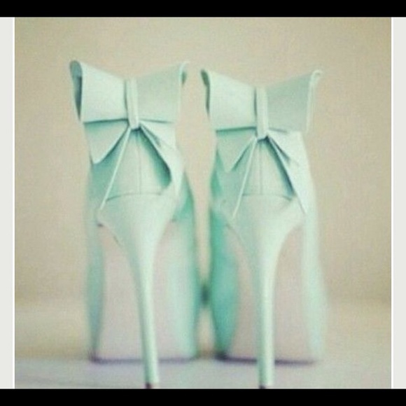 Profile Picture of Samantha Marx (@nsgp_closet) on Poshmark