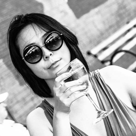 Profile Picture of Jun Liu (@supertrainee) on Poshmark