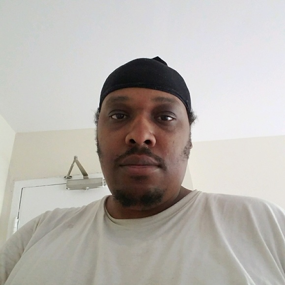 Profile Picture of Timothy Modlin (@modlint) on Poshmark