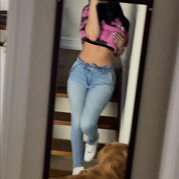 Profile Picture of Michell Lopez (@michelllopez726) on Poshmark
