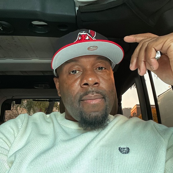 Profile Picture of Tyrone Hayes (@shaunbuyshouses) on Poshmark