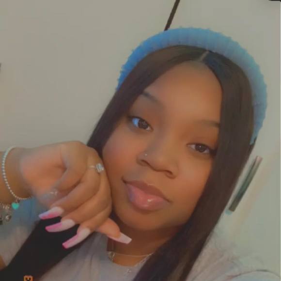 Profile Picture of Kyiã Kyiã (@takyia14) on Poshmark