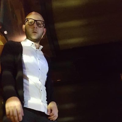 Profile Picture of Craig Fletcher (@upsidedownhead) on Twitter