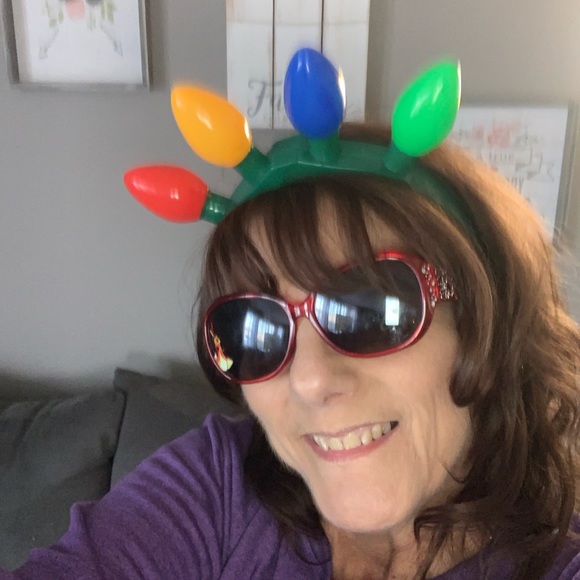 Profile Picture of Maureen Schmidt (@moesplace) on Poshmark