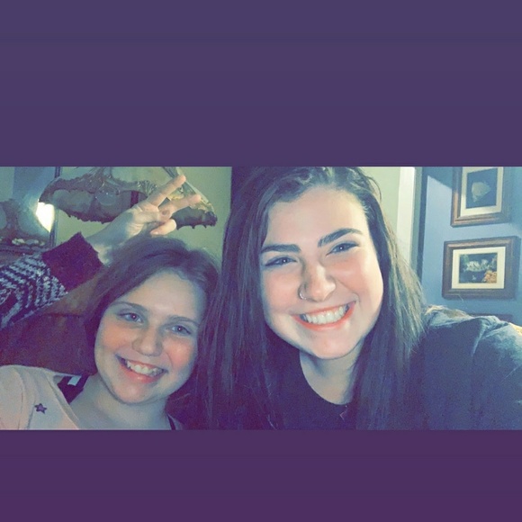 Profile Picture of Ashlynn Adams (@ashlynn_adams) on Poshmark