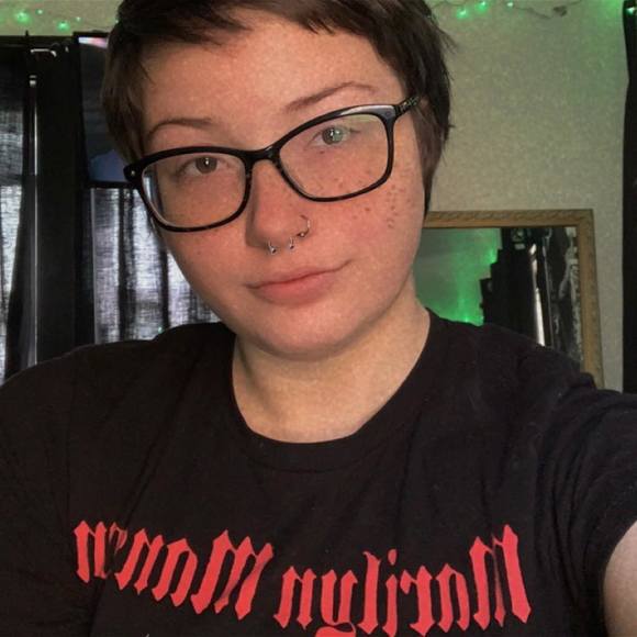 Profile Picture of Jenna Crouse (@jennacrouse2001) on Poshmark