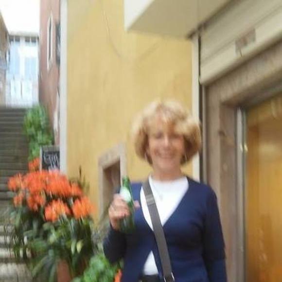 Profile Picture of Luisa Macananny (@luisamacananny) on Poshmark