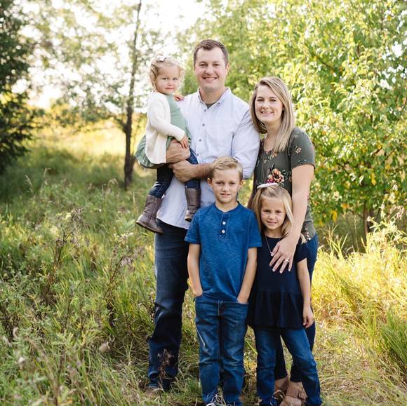 Profile Picture of Kimberly Goslinga (@kmgslng) on Poshmark